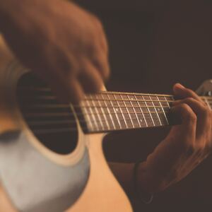 Accompagner des cantiques à la guitare